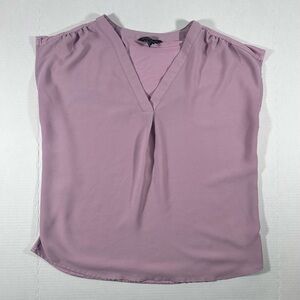 Banana Republic Sleeveless V-Neck Blouse in Mauve